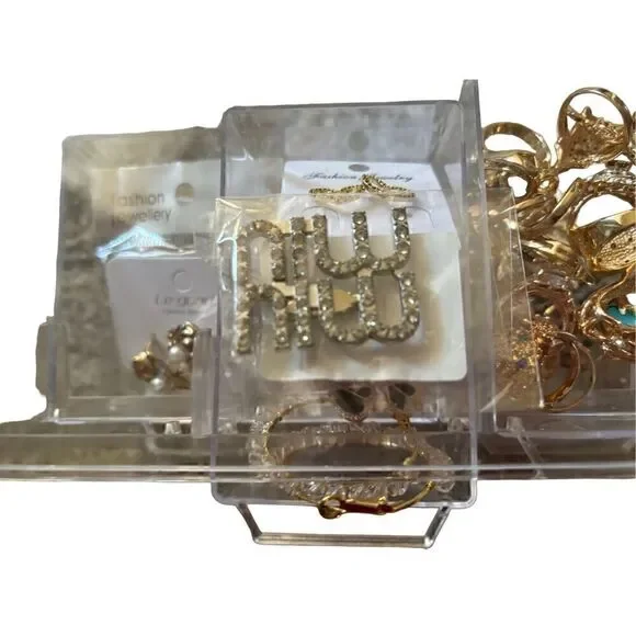 Jewelry  - Picture 13 of 16